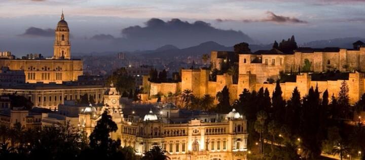Apartamentos Momas La Casa De Mama Малага Экстерьер фото