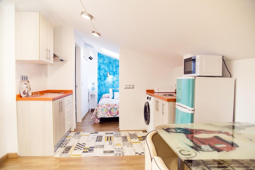 Apartamentos Momas La Casa De Mama Малага Экстерьер фото