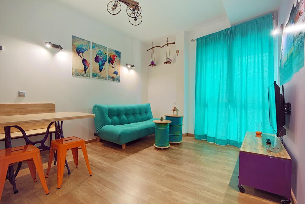 Apartamentos Momas La Casa De Mama Малага Экстерьер фото