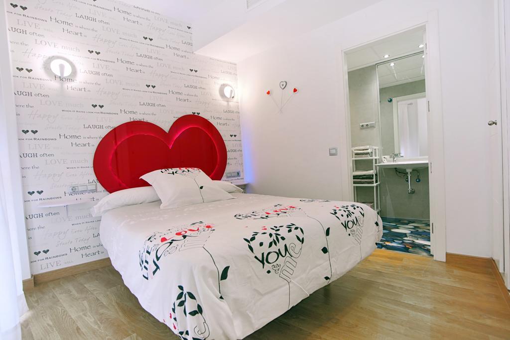 Apartamentos Momas La Casa De Mama Малага Экстерьер фото