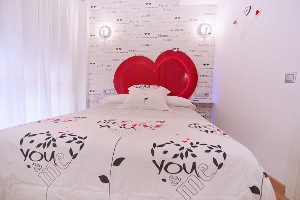 Apartamentos Momas La Casa De Mama Малага Экстерьер фото