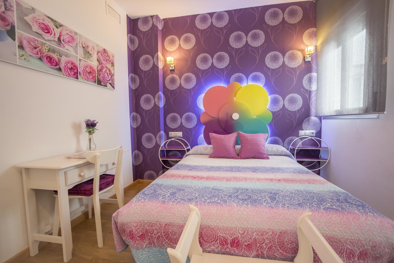 Apartamentos Momas La Casa De Mama Малага Экстерьер фото