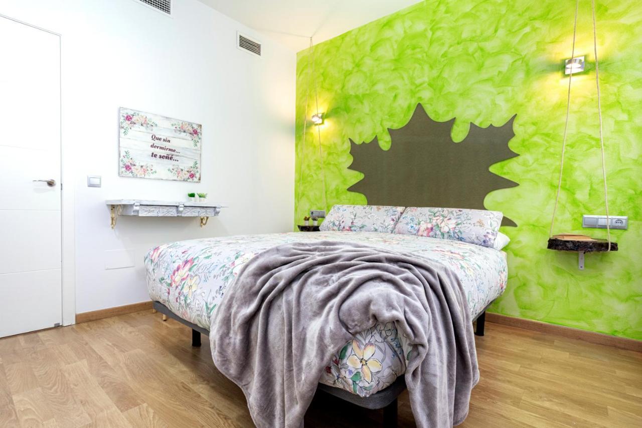 Apartamentos Momas La Casa De Mama Малага Экстерьер фото