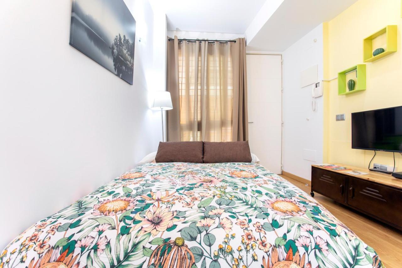 Apartamentos Momas La Casa De Mama Малага Экстерьер фото